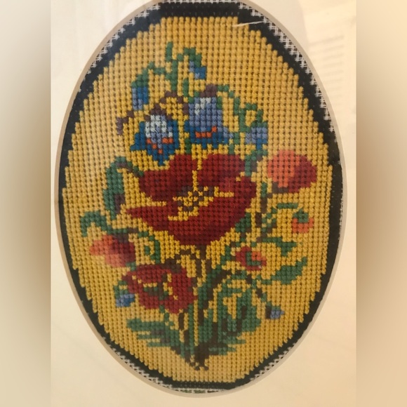 Needlepoint Puppy🌺 Floral - Picture 2 of 7